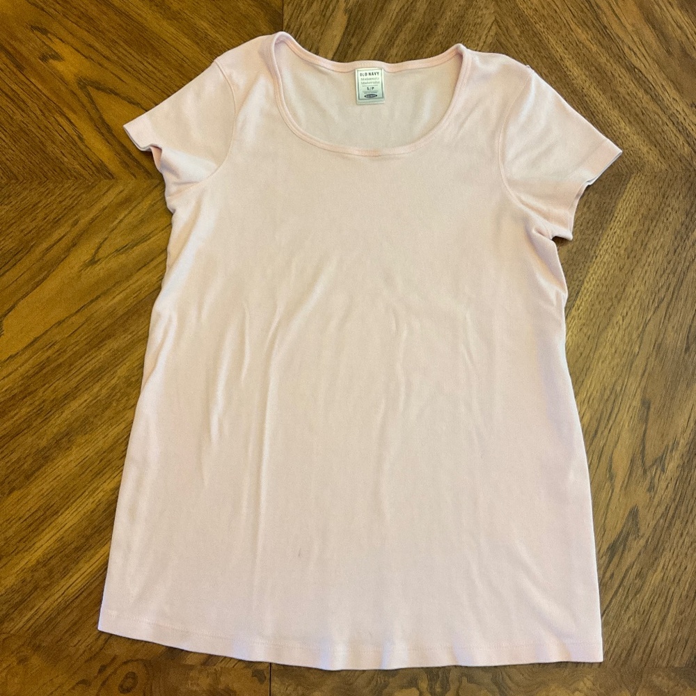 Old Navy Maternity soft pink tshirt